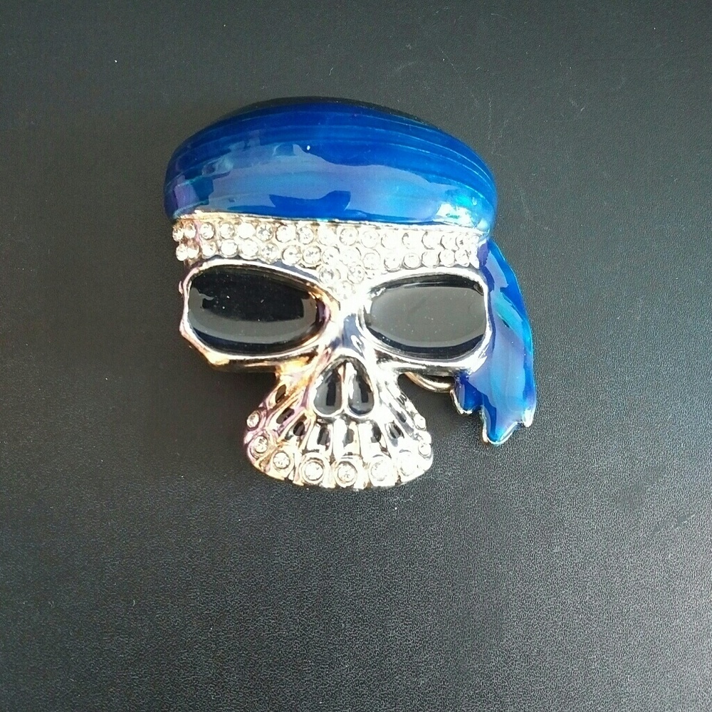 Skull belt buckle
